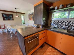 Kuchyň nebo kuchyňský kout v ubytování Chalet les Digitales - Rocher du cerf