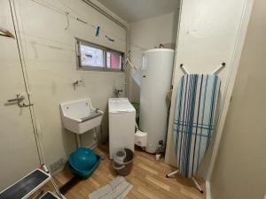 Koupelna v ubytování Chalet les Digitales - Rocher du cerf + 36 fotografií