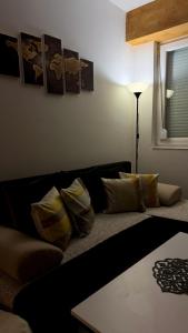 Posezení v ubytování Dinjas place