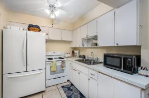 Galería fotográfica de Diplomat 330-13 en Cocoa Beach