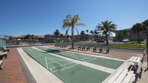 Galería fotográfica de Diplomat 330-13 en Cocoa Beach 14 fotos más