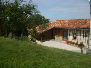 Το κτήριο όπου στεγάζεται  η παραθεριστική κατοικία