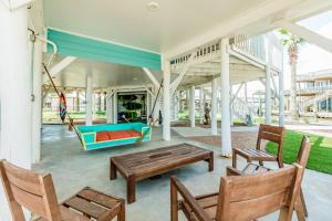 Bazén v ubytování Dream Canal Front Firepit Kayking & Fishing nebo v jeho okolí