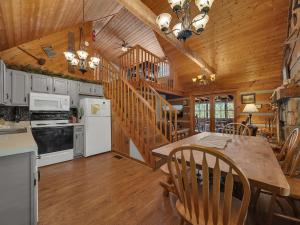 Køkken eller tekøkken på At Wild Turkey #122