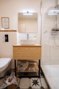 Ένα μπάνιο στο Maison Perbos 1556