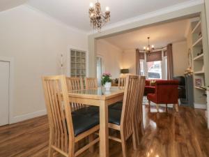 Φωτογραφία από το άλμπουμ του Lush House σε Barry