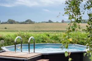 Swimmingpoolen hos eller tæt på Sanctuary By Lammefjorden With Unique View