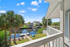 Θέα στο ποτάμι κοντά σε αυτή η παραθεριστική κατοικία