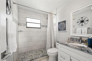 Ένα μπάνιο στο The Gulfview Grande +85 φωτογραφίες