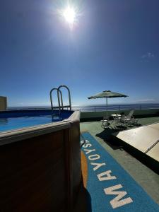 Bazén v ubytování CHL Mayoysa La Palma, vista mar en Breña Baja nebo v jeho okolí