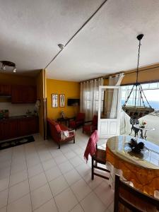 Posezení v ubytování CHL Mayoysa La Palma, vista mar en Breña Baja + 16 fotografií