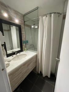 Ένα μπάνιο στο Hotel Los Pinos Punta