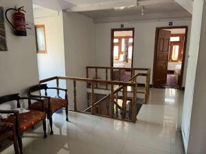 Khu vực ghế ngồi tại Hotel Meazbaan