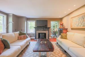 Posezení v ubytování John Quigley House - Downtown New Hope