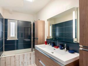 Koupelna v ubytování Marineland + 2 fotografie