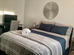 Fotografija u galeriji objekta Maple House w-Private Jacuzzi Near IAH u gradu Hambl