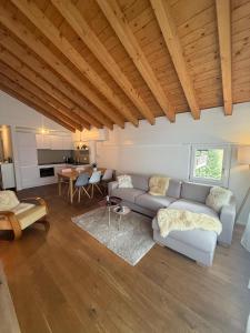 Kuchyň nebo kuchyňský kout v ubytování Mountain Glow Apartment