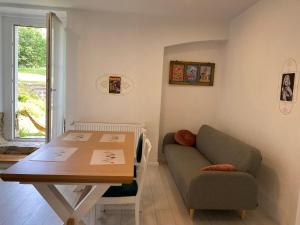 Χώρος καθιστικού στο Kino na łące - apartament z prywatną salą kinową +8 φωτογραφίες