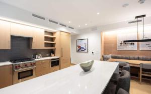 Kuchyň nebo kuchyňský kout v ubytování Luxury - Ski In&Out 2bd 2ba 64
