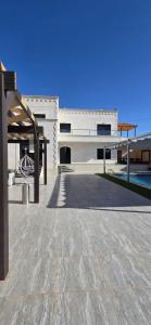 Budova, kde se chata nachází