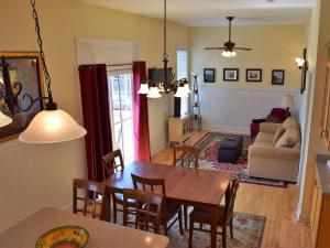 A seating area at Andrew Tate Condos
