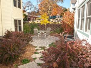 A garden outside Ada O'Day Condos Még 22 kép