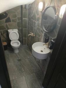 Koupelna v ubytování La casa Varsani + 18 fotografií