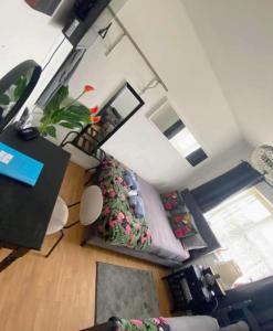 an overhead view of a room with a bed and a table at Gra accommodations athy in Athy