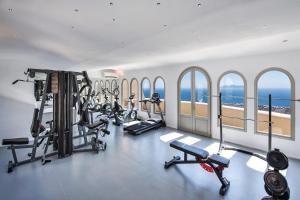 Fitnes oz. oprema za telovadbo v nastanitvi Skyfall Suites - Adults Only