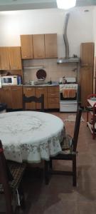 Kuchyň nebo kuchyňský kout v ubytování Alojamiento Perú