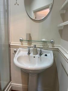 Koupelna v ubytování The Old Presbytery