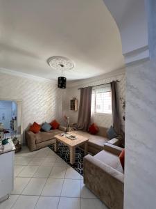 Χώρος καθιστικού στο 2 bedrooms, living room, security, free parking, central