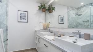 Ένα μπάνιο στο Encantame Towers Viento 901 +22 φωτογραφίες