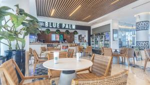 Εστιατόριο ή άλλο μέρος για φαγητό στο Exceptional one bedroom condominium Viento 803 - Encantame Towers