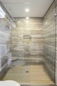 Ένα μπάνιο στο Encantame Towers Viento 902