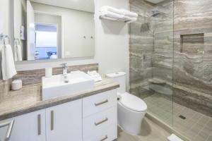 Ένα μπάνιο στο Encantame Towers Viento 902 +7 φωτογραφίες