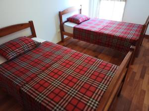 Postel nebo postele na pokoji v ubytování Funchal, Santa Cruz, Shared Room, Costa Lodges