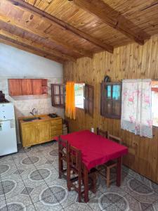 Kuchyň nebo kuchyňský kout v ubytování Refugios y Cabañas BAHIA