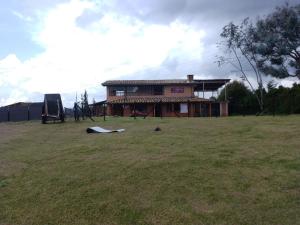 Budova, kde se chata nachází