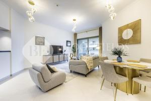 Χώρος καθιστικού στο Bloomfields 1Br Comfort Stay Ajwan Soul Beach