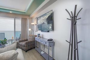 Et opholdsområde på Awesome 3 bedroom condo Encantame Tower E 1001