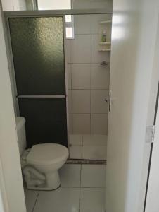 Et badeværelse på Apartamento Salinas COP30