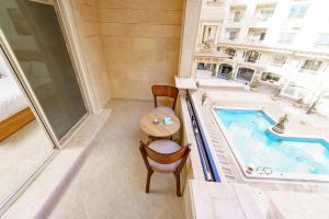 Hồ bơi trong/gần Rock Pyramids Hotel