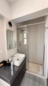 Ένα μπάνιο στο Arequipa Living Suites