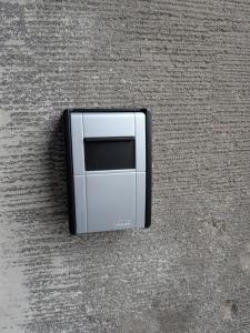 a small television sitting on the ground at Voll eingerichtete Wohnung in Geilenkirchen in Geilenkirchen