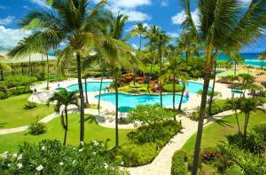 Bazén v ubytování Private Beachfront Ocean View with Resort Amenities! nebo v jeho okolí