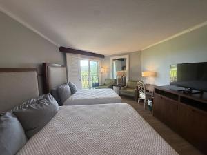 Postel nebo postele na pokoji v ubytování Private Beachfront Ocean View with Resort Amenities! + 39 fotografií