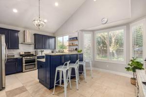 Kuchyň nebo kuchyňský kout v ubytování Desert Oasis