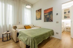 Кровать или кровати в номере Heritage Stay 400 mt from Duomo