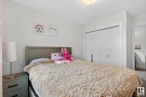 Gallery image of 6503 King Wynd SW in Edmonton